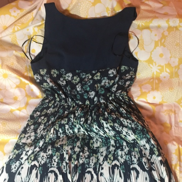 🌀LC Floral Dress🌀 - Picture 4 of 5